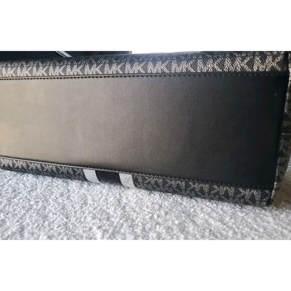 Michael Kors Sheila Black Gray Silver Double Handle Logo Medallion Tote 10" X16" - Picture 7 of 9
